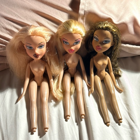 3 Original Bratz Dolls. - Picture 1 of 4